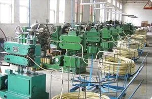 Hydraulic hose manufacturing equipment